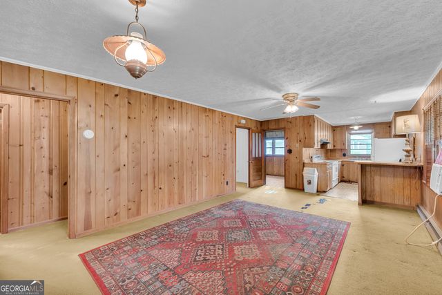 24 Laurel Drive, Hartwell, GA 30643