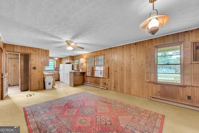 24 Laurel Drive, Hartwell, GA 30643