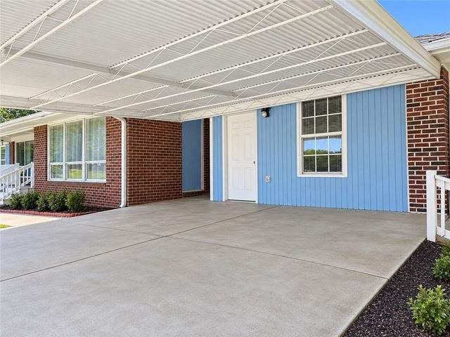 230 North Drive, Hampton, GA 30228