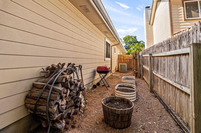 9725 Meadowheath DR, Austin, TX 78729