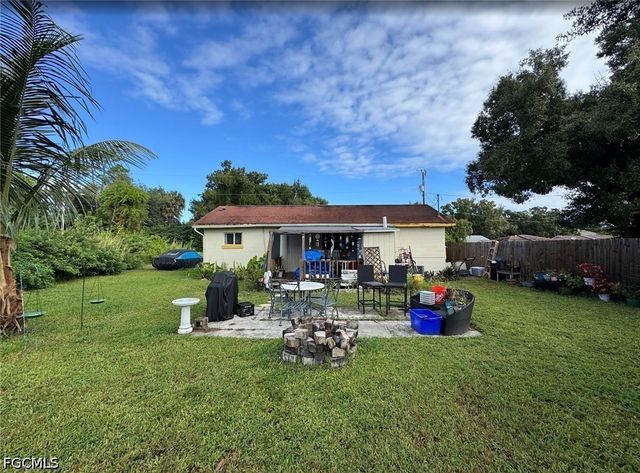 559 San Bernardino ST, North Fort Myers, FL 33903