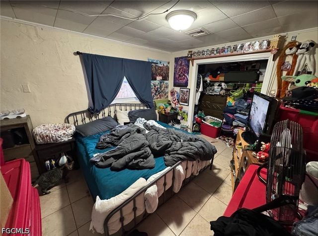 559 San Bernardino ST, North Fort Myers, FL 33903