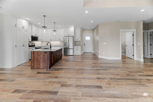 2008 Arbor Lane, Wamego, KS 66547