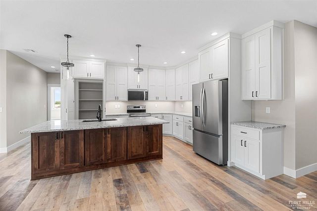 2008 Arbor Lane, Wamego, KS 66547