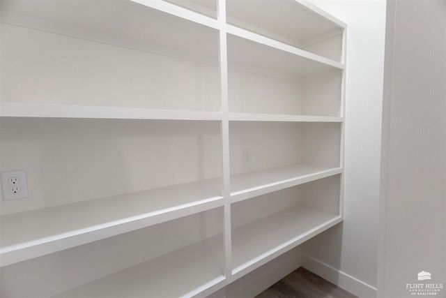 2008 Arbor Lane, Wamego, KS 66547