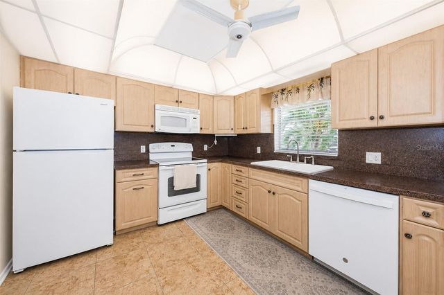 4700 COVE CIRCLE 208, St Petersburg, FL 33708