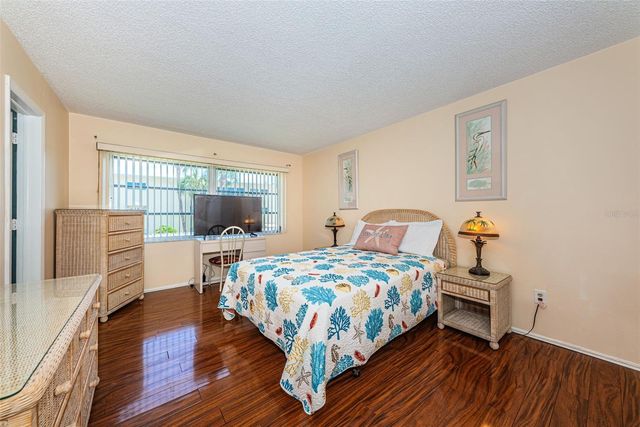 4700 COVE CIRCLE 208, St Petersburg, FL 33708