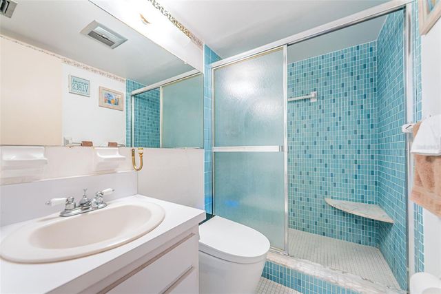 4700 COVE CIRCLE 208, St Petersburg, FL 33708