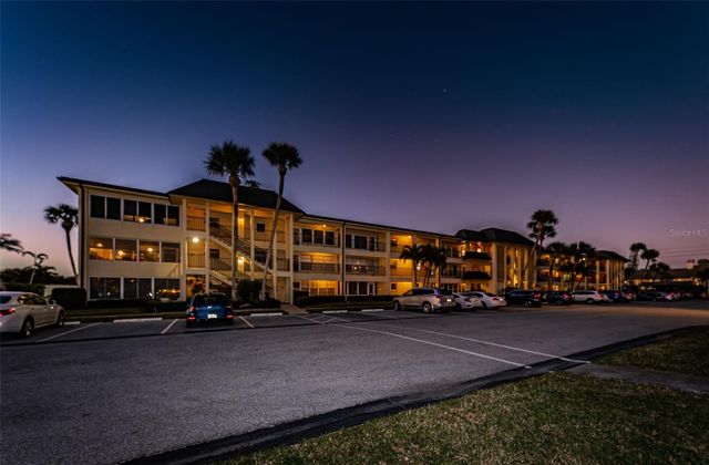 4700 COVE CIRCLE 208, St Petersburg, FL 33708