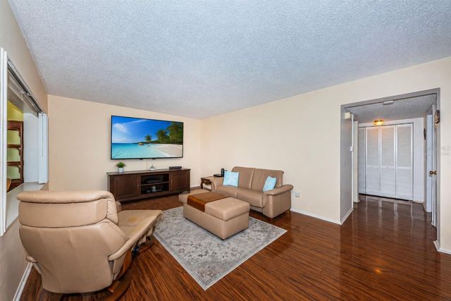 4700 COVE CIRCLE 208, St Petersburg, FL 33708