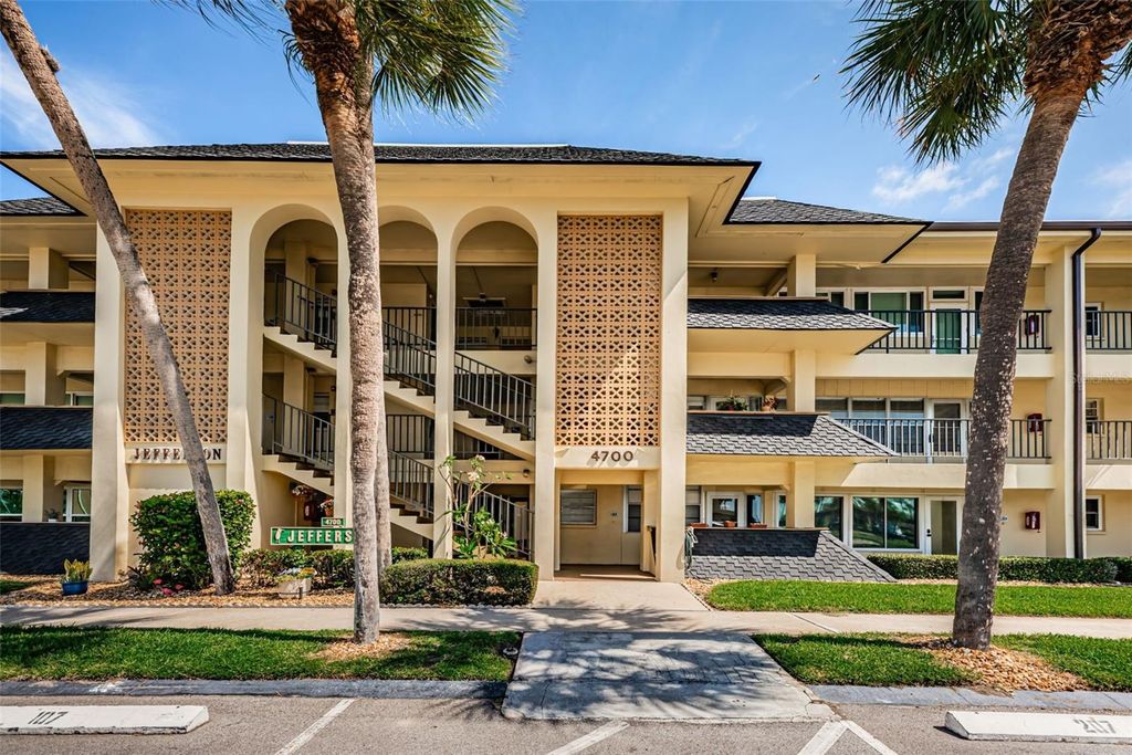 4700 COVE CIRCLE 208, St Petersburg, FL 33708