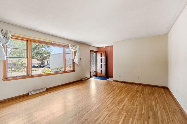 5849 Boone Avenue N, New Hope, MN 55428