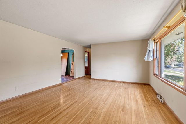 5849 Boone Avenue N, New Hope, MN 55428