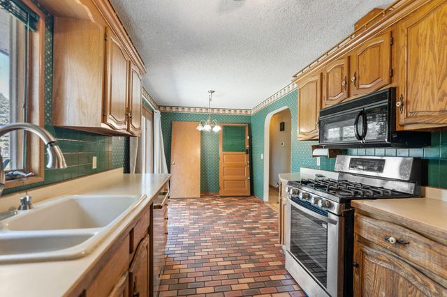 5849 Boone Avenue N, New Hope, MN 55428