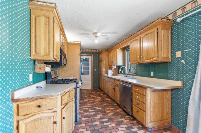 5849 Boone Avenue N, New Hope, MN 55428