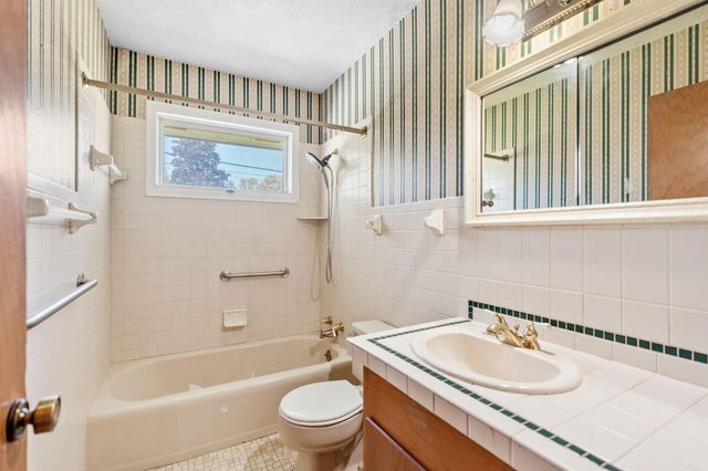 5849 Boone Avenue N, New Hope, MN 55428