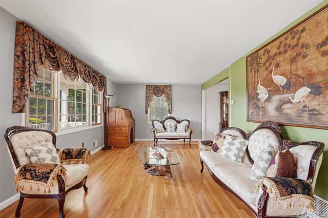 623 Cardinal Road, Cortlandt Manor, NY 10567
