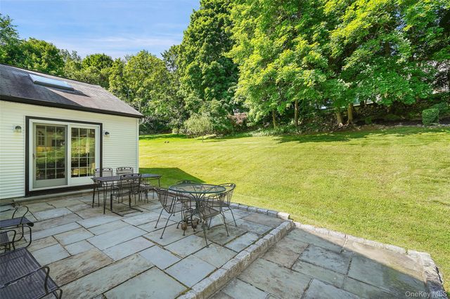 623 Cardinal Road, Cortlandt Manor, NY 10567