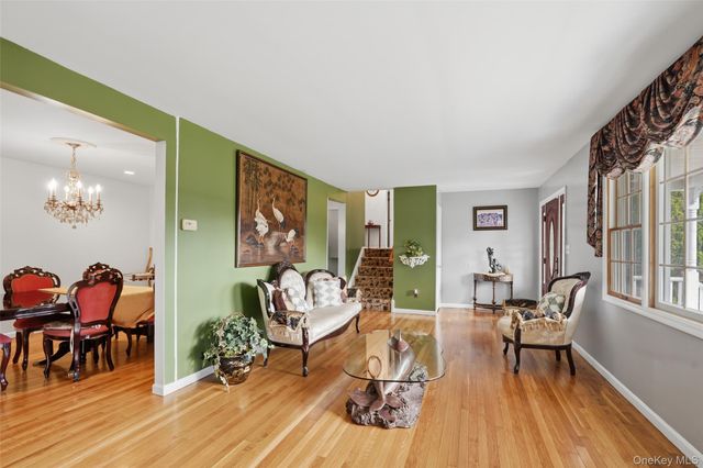 623 Cardinal Road, Cortlandt Manor, NY 10567