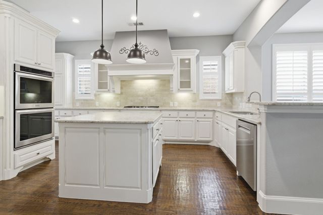 613 Joshua Road, Lantana, TX 76226
