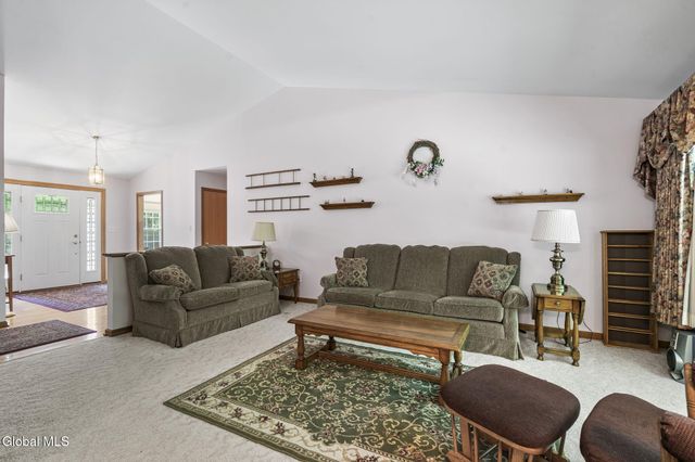 812 Al Constantino Drive, Rotterdam, NY 12306
