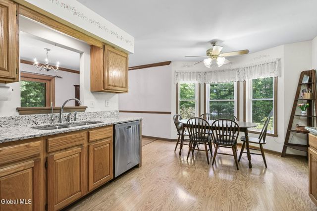 812 Al Constantino Drive, Rotterdam, NY 12306
