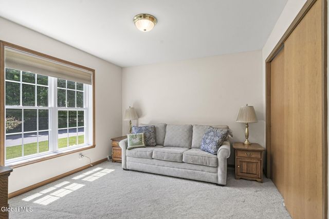 812 Al Constantino Drive, Rotterdam, NY 12306