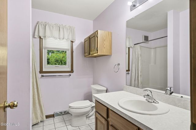 812 Al Constantino Drive, Rotterdam, NY 12306