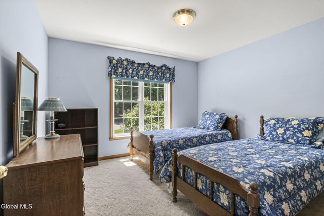 812 Al Constantino Drive, Rotterdam, NY 12306