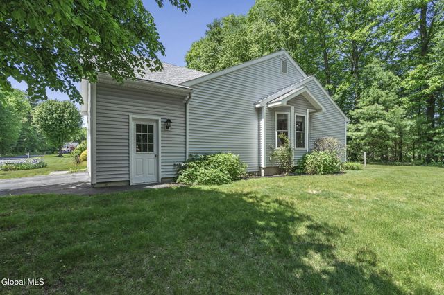812 Al Constantino Drive, Rotterdam, NY 12306