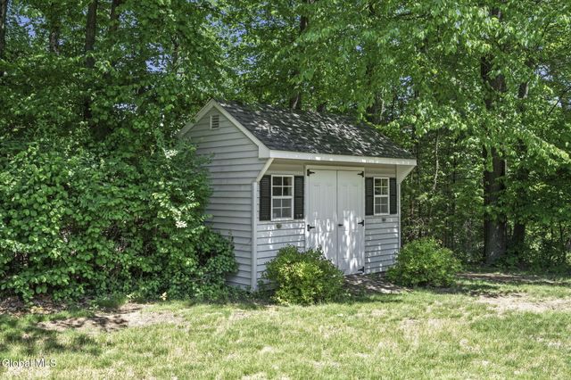 812 Al Constantino Drive, Rotterdam, NY 12306