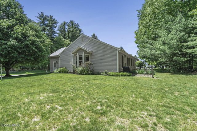 812 Al Constantino Drive, Rotterdam, NY 12306