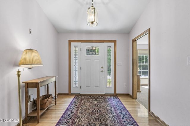812 Al Constantino Drive, Rotterdam, NY 12306