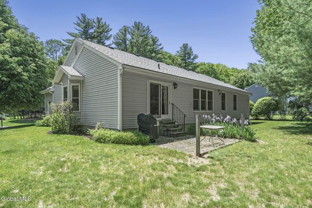 812 Al Constantino Drive, Rotterdam, NY 12306