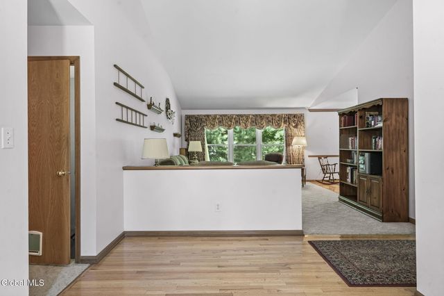 812 Al Constantino Drive, Rotterdam, NY 12306
