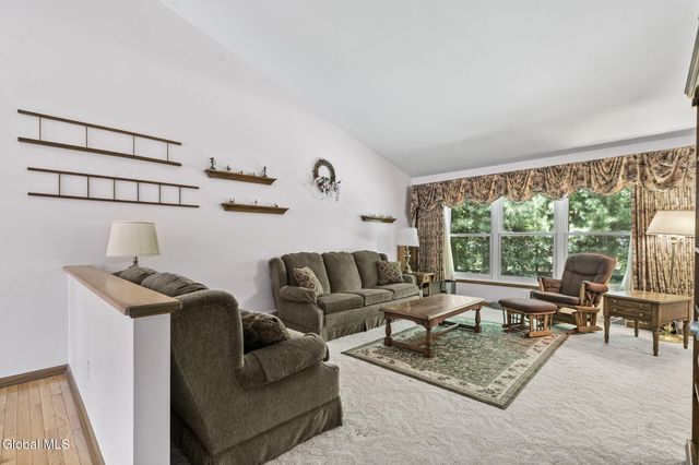 812 Al Constantino Drive, Rotterdam, NY 12306