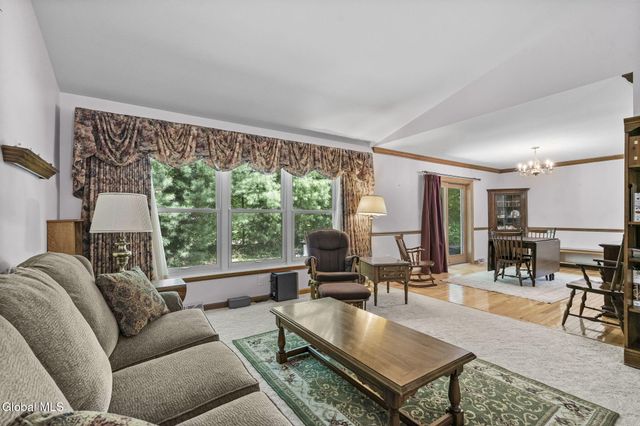 812 Al Constantino Drive, Rotterdam, NY 12306