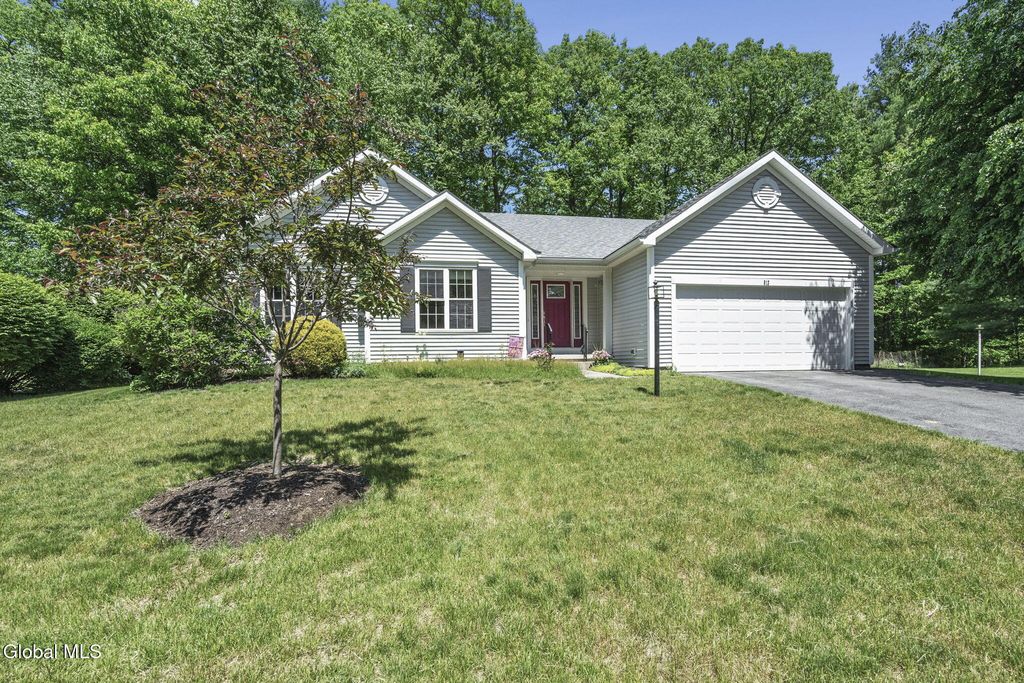 812 Al Constantino Drive, Rotterdam, NY 12306