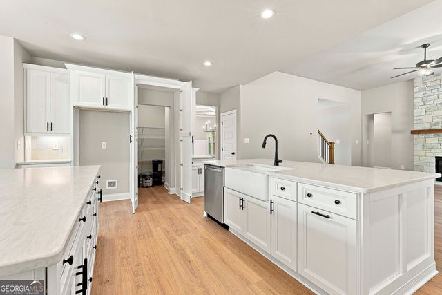 901 Stalling Road 30, Senoia, GA 30276