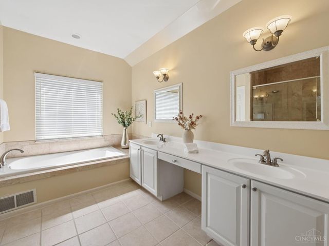 7879 Yellowwood Drive, Mason, OH 45040
