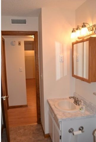 369 Aiken Ave 21, Lowell, MA 01850