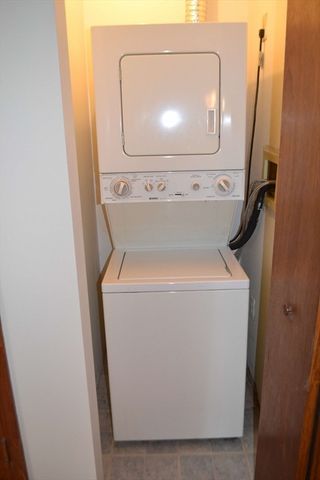 369 Aiken Ave 21, Lowell, MA 01850