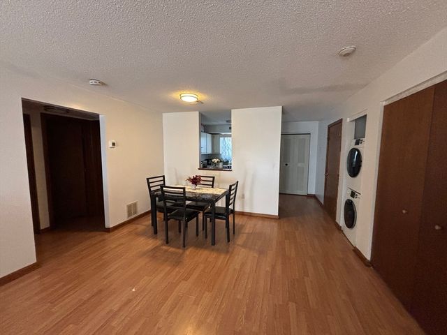 369 Aiken Ave 21, Lowell, MA 01850