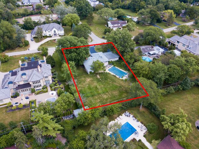 2250 White Oak Drive, Northbrook, IL 60062