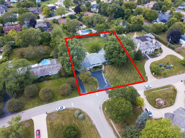 2250 White Oak Drive, Northbrook, IL 60062