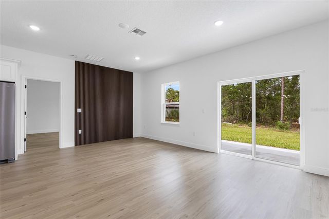 1071 W HAMPSHIRE BOULEVARD, Dunnellon, FL 34434