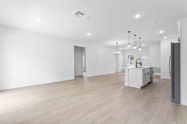 1071 W HAMPSHIRE BOULEVARD, Dunnellon, FL 34434