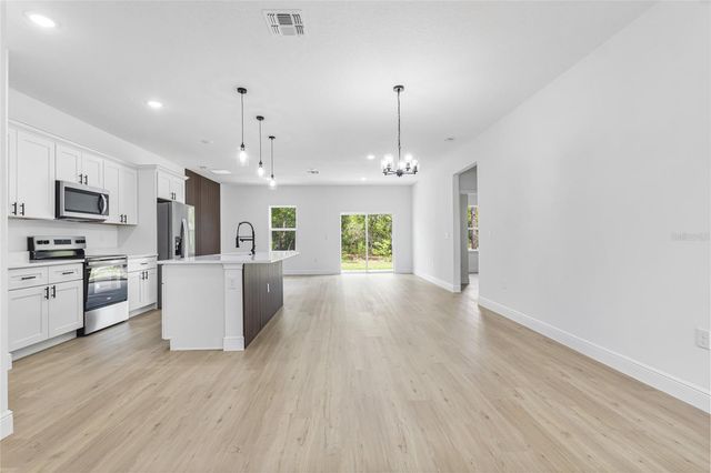 1071 W HAMPSHIRE BOULEVARD, Dunnellon, FL 34434