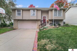 5211 NW 7th Street, Lincoln, NE 68521