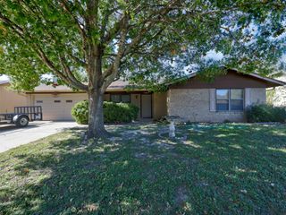 103 Lackey, Florence, TX 76527